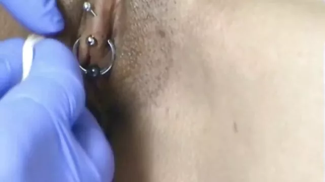 Busty milf شدید را قورت کانال سوپری تلگرام می دهد