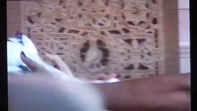 - جس او را با یک گوزن شیشه ای جدا می کند کانال تلگرام فیلم سوپر سکسی و می لوسد